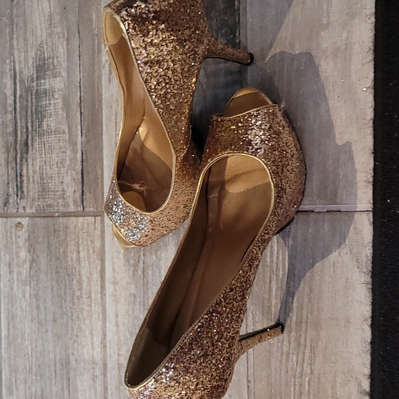 Shoes - Picture 2 of 3